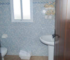 Baño de la planta alta de la Casa Rural Laguna